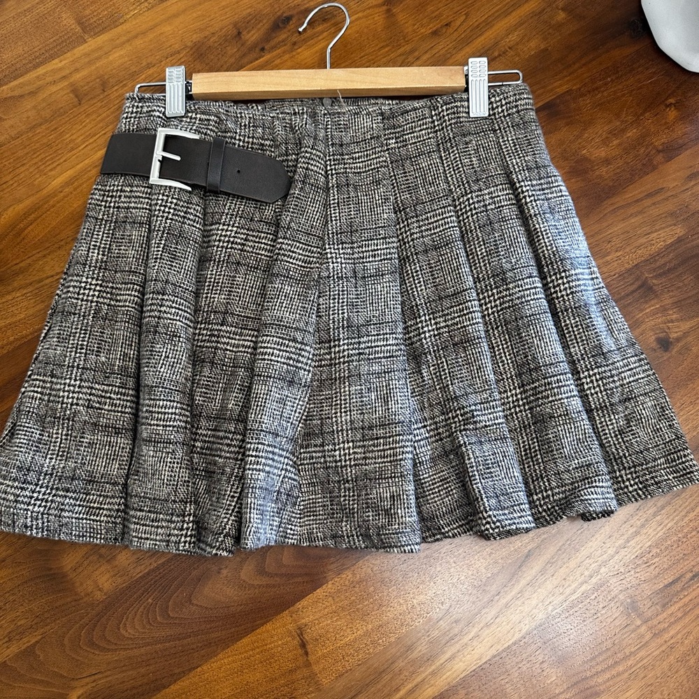 Black and White Pleated Mini Skater Skirt